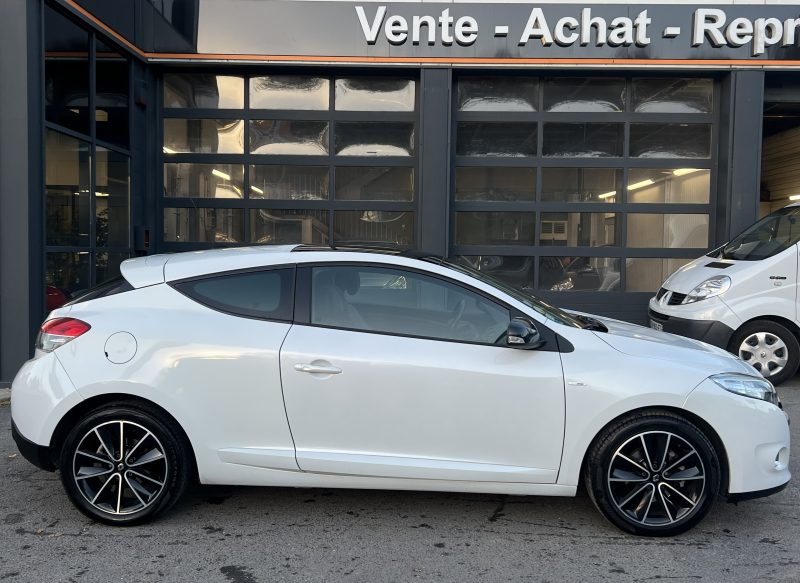 RENAULT MEGANE 3 COUPE PHASE 2 BOSE 1.6 DCI 130 Cv TOIT PANO GPS CAMERA BLUETOOTH - GARANTIE 1 AN
