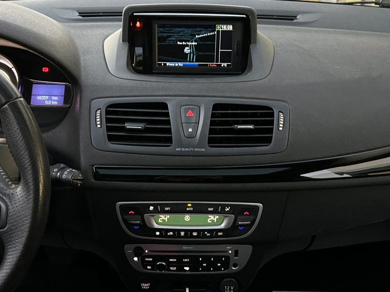 RENAULT MEGANE 3 COUPE PHASE 2 BOSE 1.6 DCI 130 Cv TOIT PANO GPS CAMERA BLUETOOTH - GARANTIE 1 AN