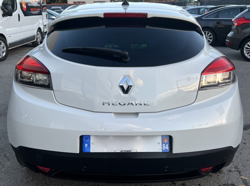 RENAULT MEGANE 3 COUPE PHASE 2 BOSE 1.6 DCI 130 Cv TOIT PANO GPS CAMERA BLUETOOTH - GARANTIE 1 AN