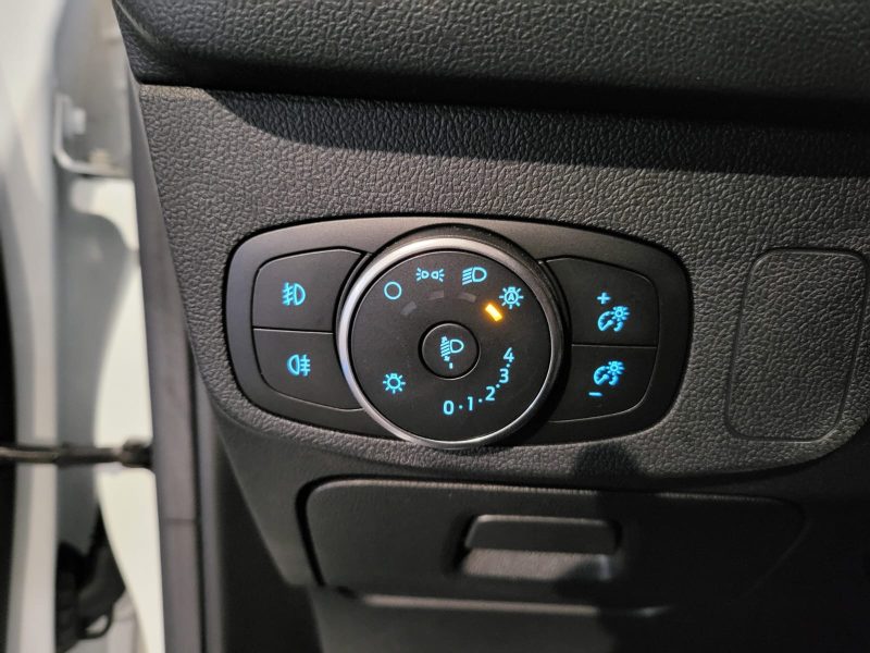 FORD FOCUS IV 1.5 TDCi 95cv Trend Business BVM6 // ANDROID AUTO/RADAR-AV-AR/ALERTE FRANCHISSEMENT DE