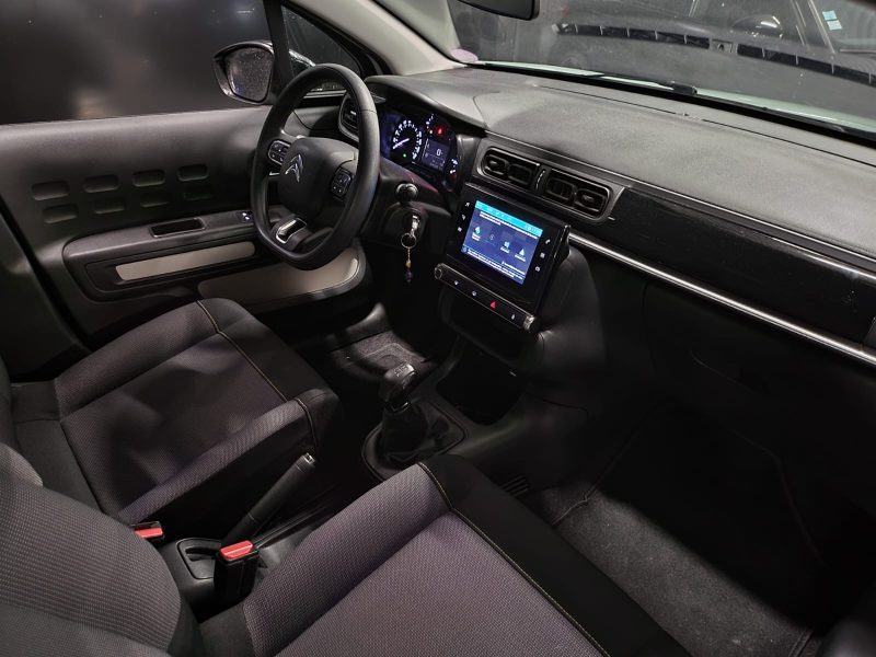 CITROEN C3 III 1.2 PureTech 83cv GRAPHIC SUIVI CITROEN COMPLET 1er MAIN