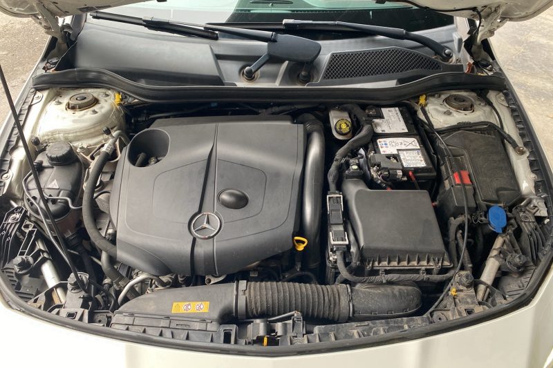 Mercedes-Benz CLA Shooting Brake Amg-Line 4matic 177ch 220 d Fascination 7G-DCT