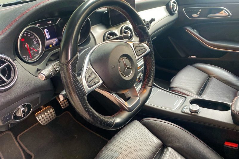 Mercedes-Benz CLA Shooting Brake Amg-Line 4matic 177ch 220 d Fascination 7G-DCT