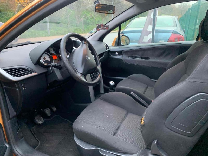 PEUGEOT 207 1.4i 16V 90CV