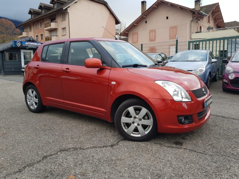 SUZUKI SWIFT III 1.3 VVT 92CV GL