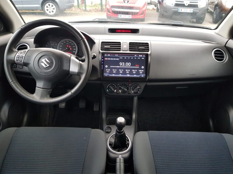 SUZUKI SWIFT III 1.3 VVT 92CV GL