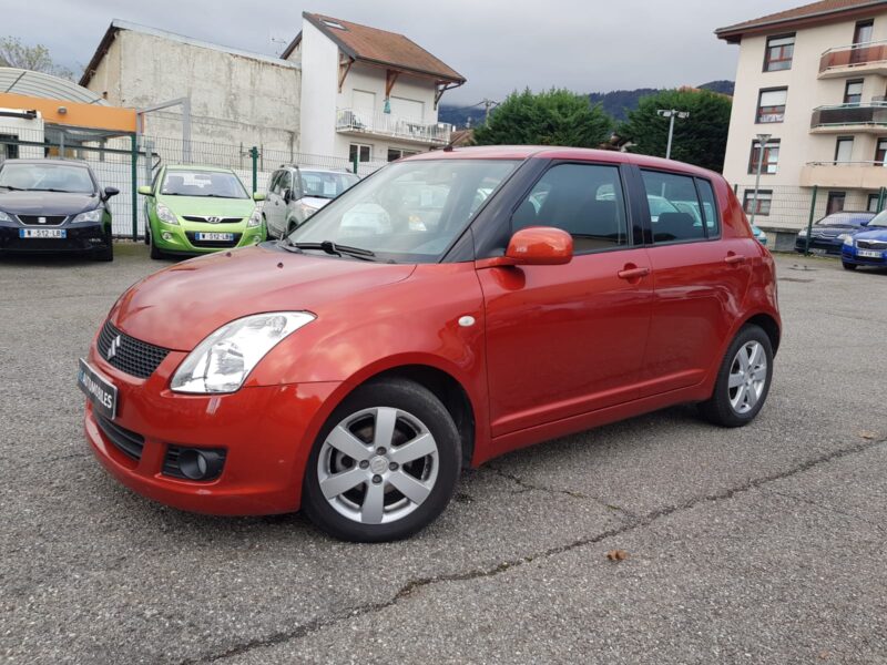 SUZUKI SWIFT III 1.3 VVT 92CV GL
