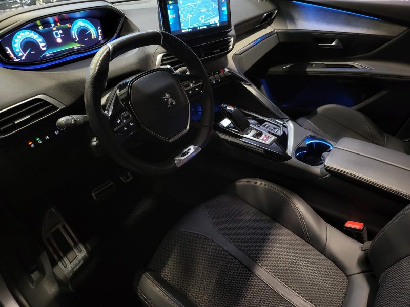 PEUGEOT 3008 Hybrid 224cv GT / TOIT OUVRANT+ATTELAGE+CARPLAY+PARK ASSIST/