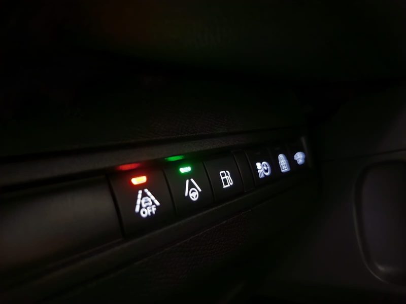 PEUGEOT 3008 Hybrid 224cv GT / TOIT OUVRANT+ATTELAGE+CARPLAY+PARK ASSIST/