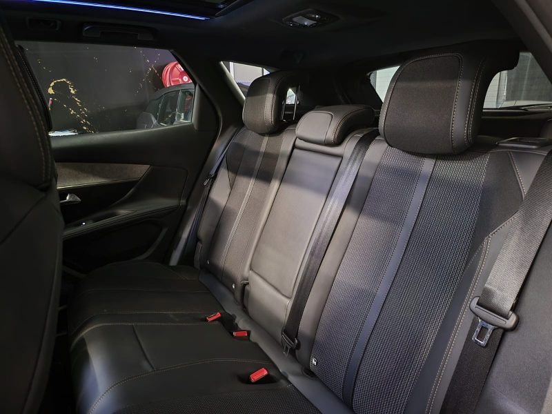 PEUGEOT 3008 Hybrid 224cv GT / TOIT OUVRANT+ATTELAGE+CARPLAY+PARK ASSIST/