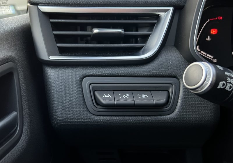 RENAULT CLIO 5 INTENS 1.3 TCE 130 BOITE AUTO GRAND ECRAN GPS LEDS APPLE & ANDROID - GARANTIE 1 AN