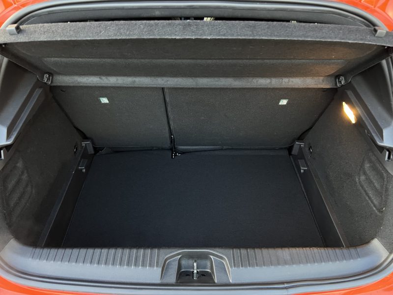 RENAULT CLIO 5 INTENS 1.3 TCE 130 BOITE AUTO GRAND ECRAN GPS LEDS APPLE & ANDROID - GARANTIE 1 AN