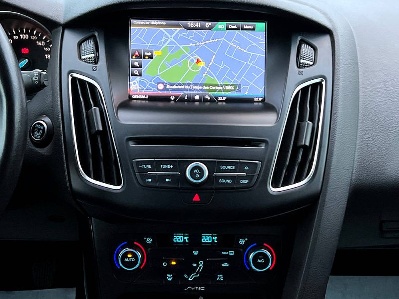 FORD FOCUS III PHASE 2 TITANIUM 1.0 ECOBOOST 125 S&S 1ERE MAIN / GPS KEYLESS PARK ASSIST Garantie1an