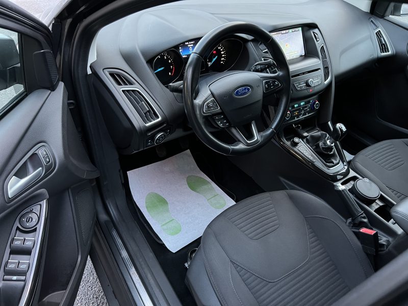 FORD FOCUS III PHASE 2 TITANIUM 1.0 ECOBOOST 125 S&S 1ERE MAIN / GPS KEYLESS PARK ASSIST Garantie1an
