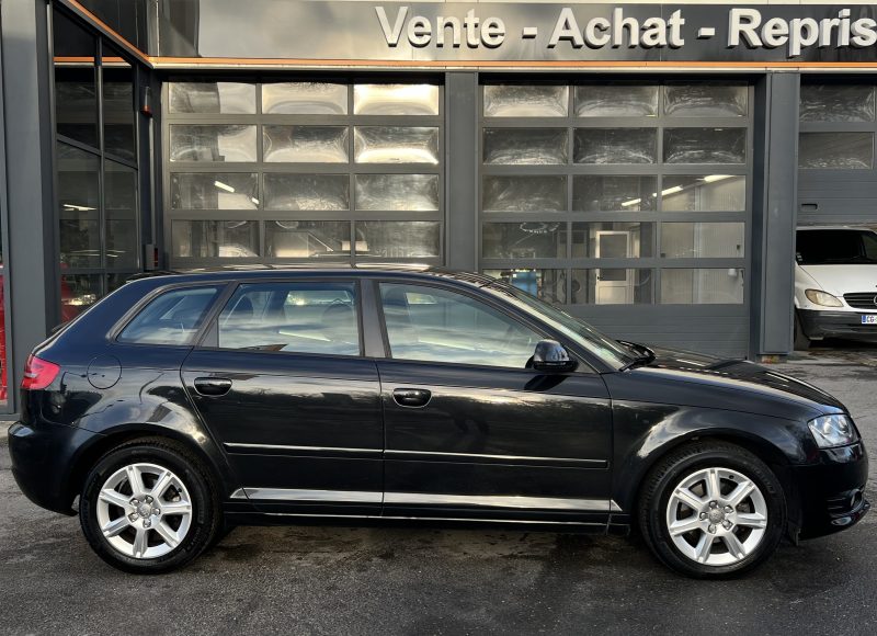 AUDI A3 II PHASE 2 SPORTBACK 1.6 TDI 105 Cv BOITE AUTOMATIQUE / 78 300 Kms - GARANTIE 1 AN
