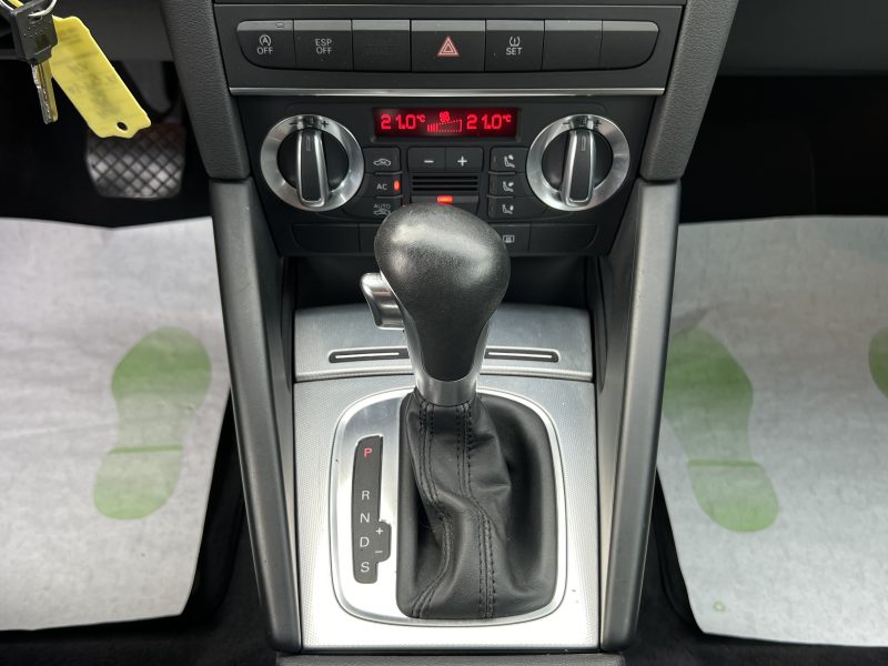AUDI A3 II PHASE 2 SPORTBACK 1.6 TDI 105 Cv BOITE AUTOMATIQUE / 78 300 Kms - GARANTIE 1 AN