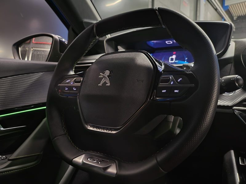 PEUGEOT 208 1.2 100cv GT /VIRTUAL COCKPIT+CAMERA+CAR PLAY+MAIN LIBRE/