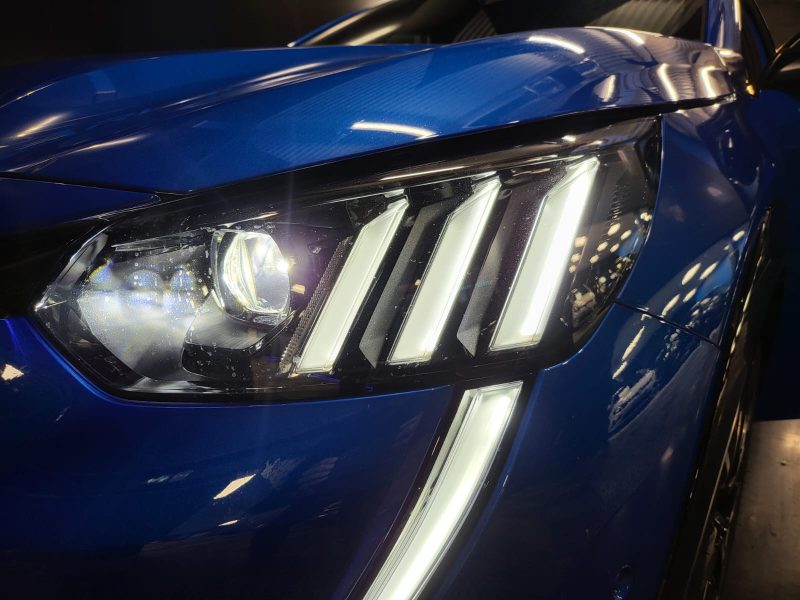 PEUGEOT 208 1.2 100cv GT /VIRTUAL COCKPIT+CAMERA+CAR PLAY+MAIN LIBRE/