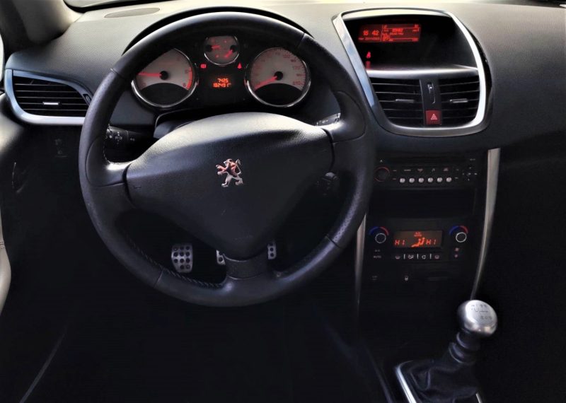 Peugeot 207 CC 112ch FAP 1.6HDi Roland Garros 