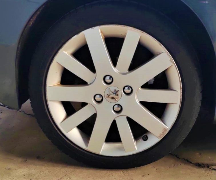 Peugeot 207 CC 112ch FAP 1.6HDi Roland Garros 