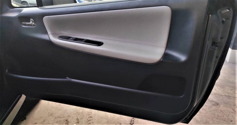 Peugeot 207 CC 112ch FAP 1.6HDi Roland Garros 