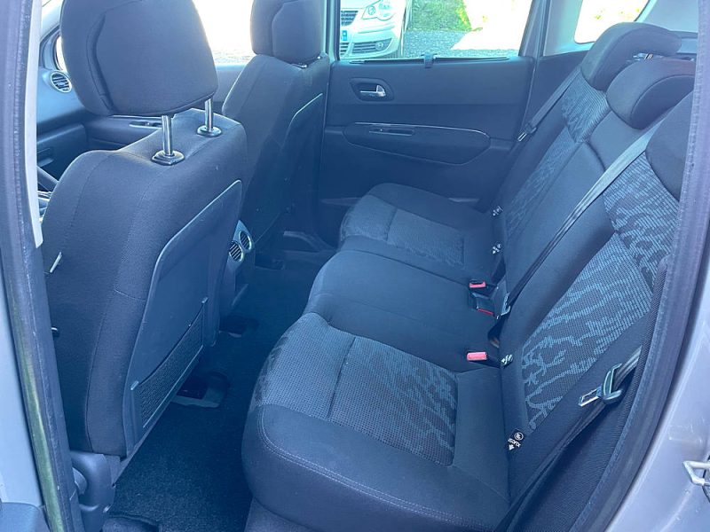 PEUGEOT 3008 1.6 HDi 112 Allure