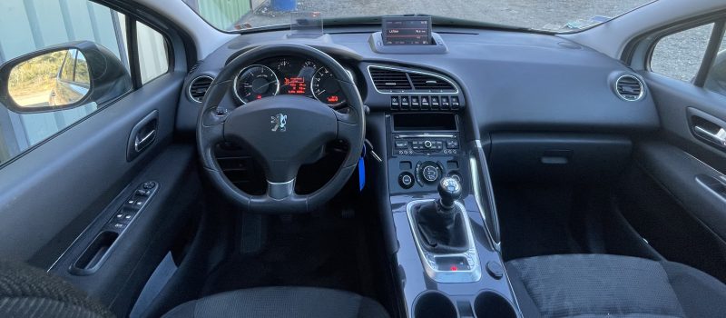 PEUGEOT 3008 1.6 HDi 112 Allure