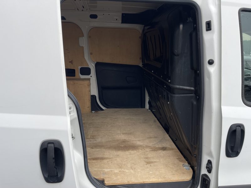OPEL COMBO Camionnette/Monospace 2014