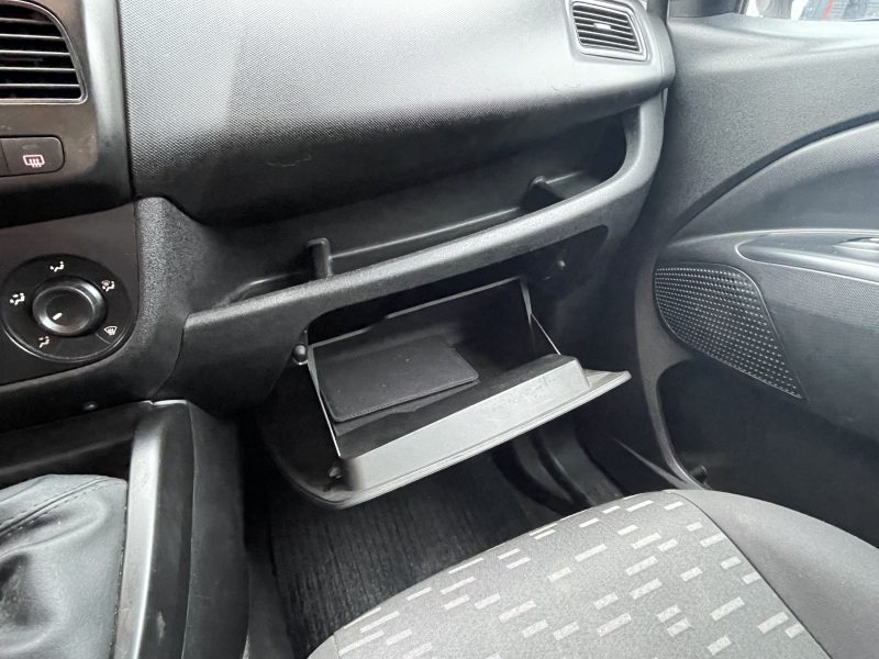 OPEL COMBO Camionnette/Monospace 2014