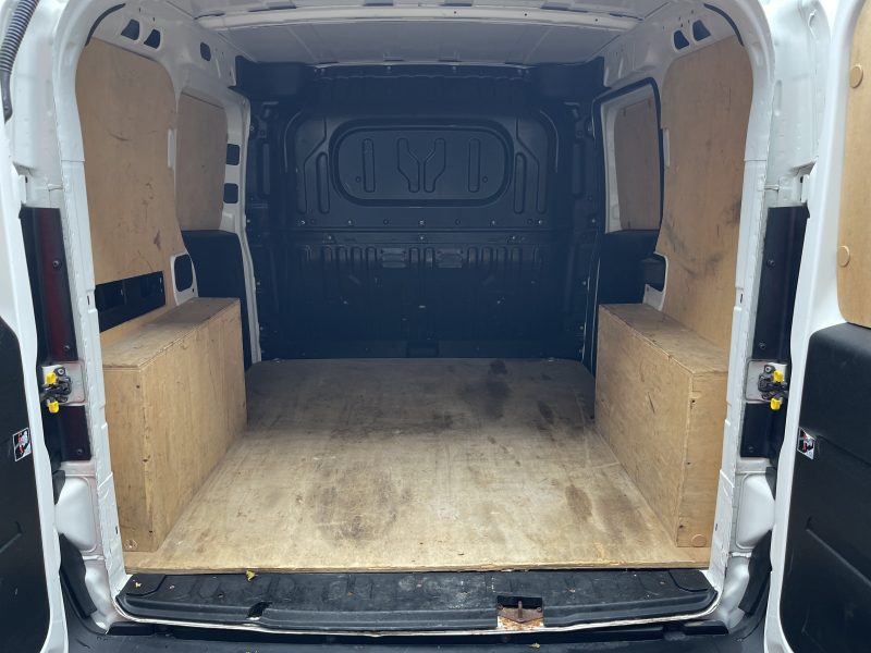 OPEL COMBO Camionnette/Monospace 2014