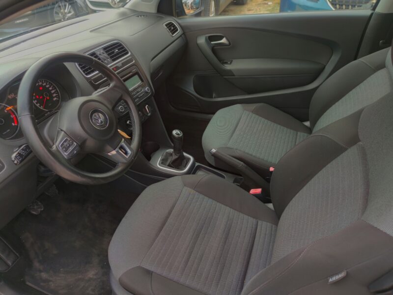 VOLKSWAGEN POLO V 2010