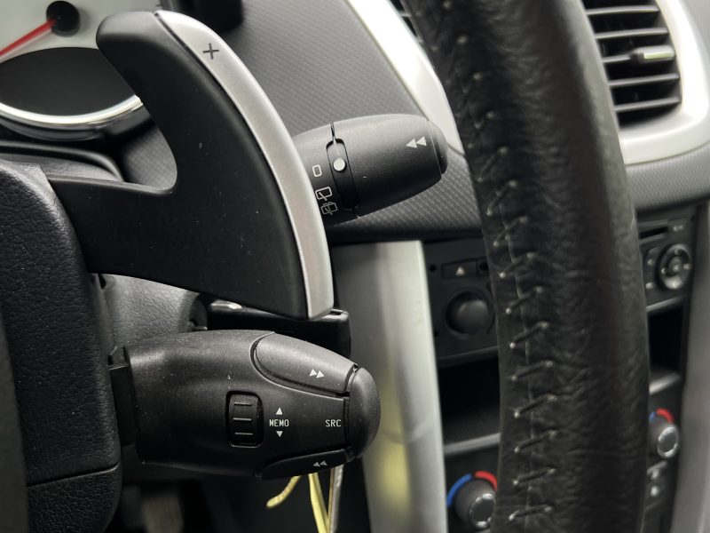 PEUGEOT 207 PHASE 2 1.6i 90 Cv BOITE AUTOMATIQUE / 5 PORTES 46 900 Kms - GARANTIE 1 AN