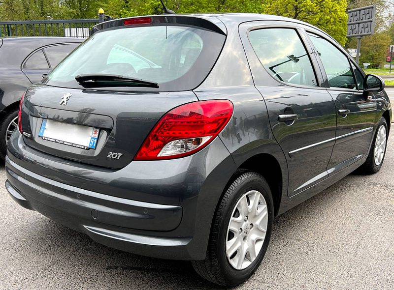 PEUGEOT 207 PHASE 2 1.6i 90 Cv BOITE AUTOMATIQUE / 5 PORTES 46 900 Kms - GARANTIE 1 AN