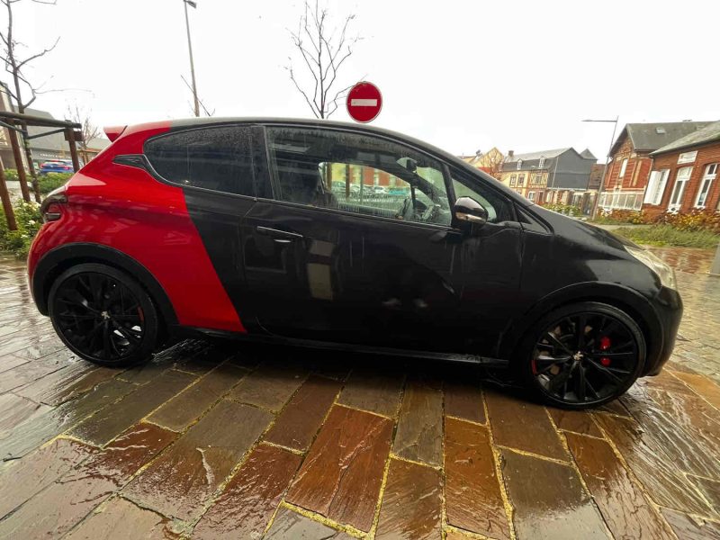 Peugeot 208 GTI 30th