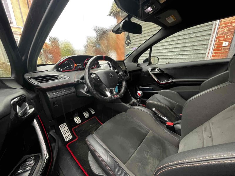 Peugeot 208 GTI 30th