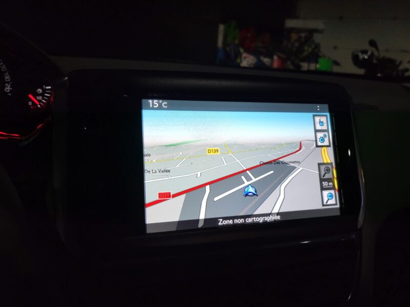 PEUGEOT 208 1.2 VTi 82cv Active Boite Auto // RADAR-AR/BLUETOOTH/TOIT PANORAMIQUE