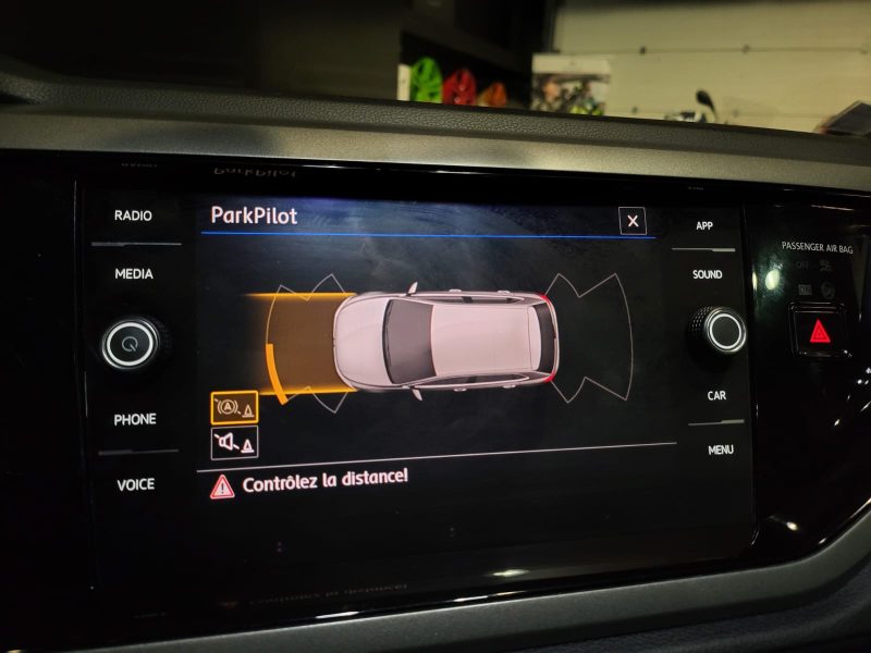 VOLKSWAGEN POLO VI 1.0 12V 75cv R-Line // APPLE CARPLAY/ANDROID AUTO/RADAR-AR