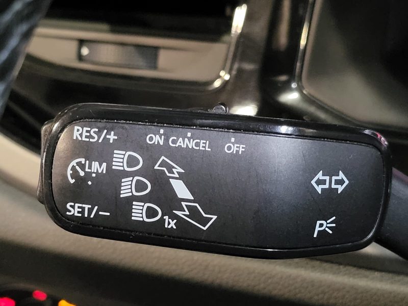 VOLKSWAGEN POLO VI 1.0 12V 75cv R-Line // APPLE CARPLAY/ANDROID AUTO/RADAR-AR