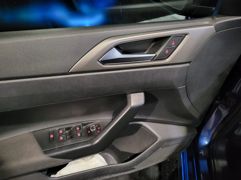 VOLKSWAGEN POLO VI 1.0 12V 75cv R-Line // APPLE CARPLAY/ANDROID AUTO/RADAR-AR