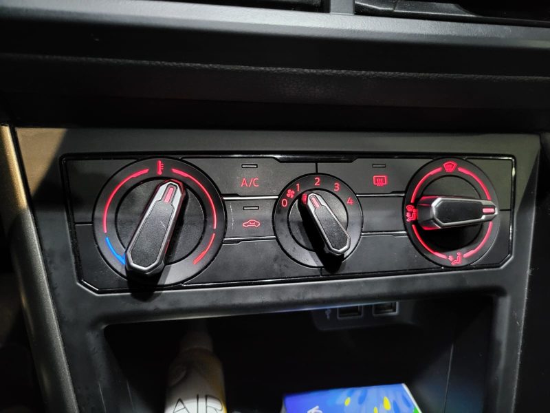 VOLKSWAGEN POLO VI 1.0 12V 75cv R-Line // APPLE CARPLAY/ANDROID AUTO/RADAR-AR