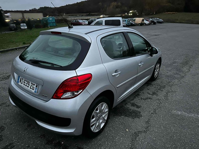 PEUGEOT 207 2009