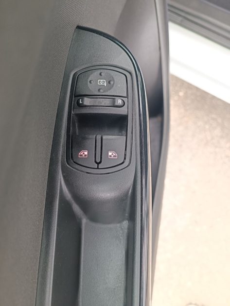 OPEL CORSA E 1.4 90cv 