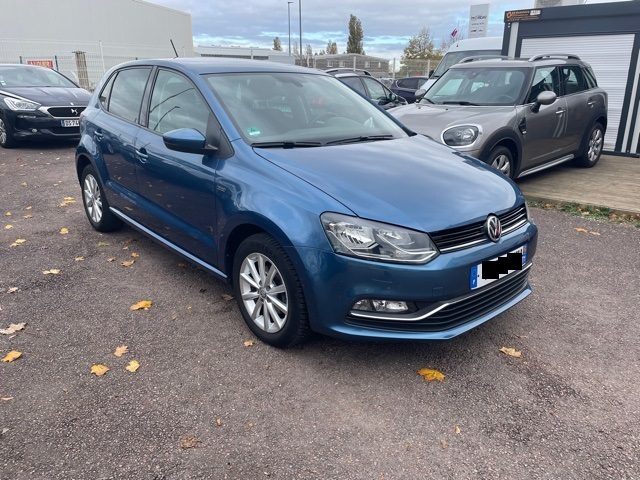 VOLKSWAGEN POLO 2015