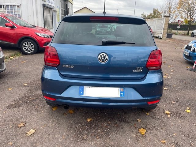 VOLKSWAGEN POLO 2015