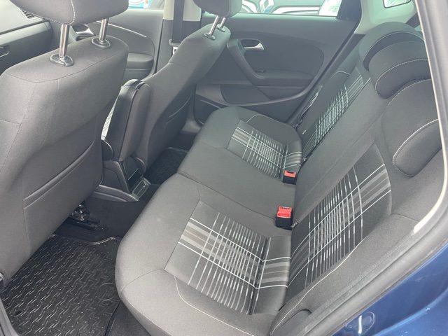 VOLKSWAGEN POLO 2015