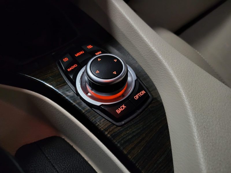 BMW X1 2.0 184CV XDRIVE EXECUTIVE / RADAR ARRIERE / SIEGES CHAUFFANT / REGULATEUR