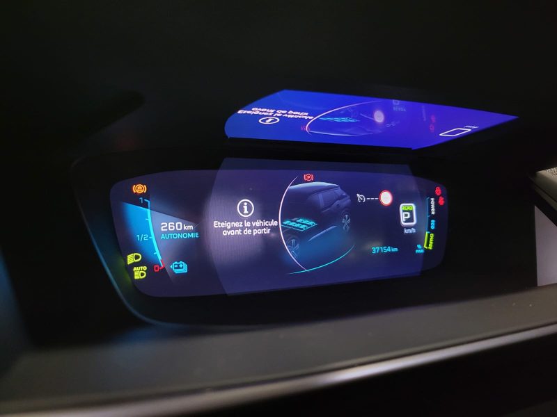 PEUGEOT 2008 E-2008 136cv GT / CARPLAY+CAMERA+LUMIERE D'AMBIANCE/