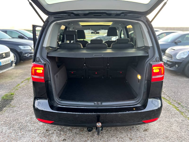 VOLKSWAGEN TOURAN 2012