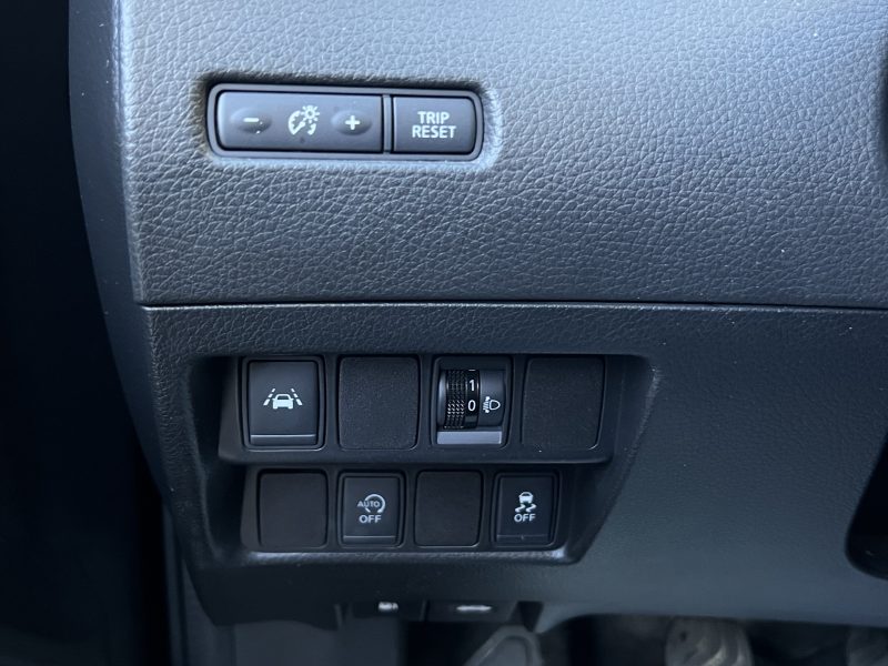 NISSAN QASHQAI II N-CONNECTA 1.6 DCI 130 TOIT PANORAMIQUE GPS BLUETOOTH REGULATEUR - GARANTIE 1 AN