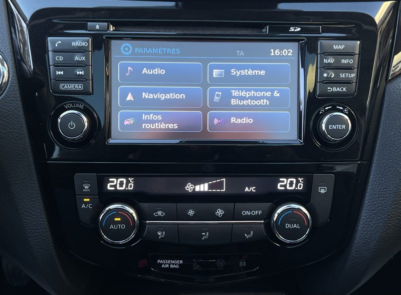 NISSAN QASHQAI II N-CONNECTA 1.6 DCI 130 TOIT PANORAMIQUE GPS BLUETOOTH REGULATEUR - GARANTIE 1 AN